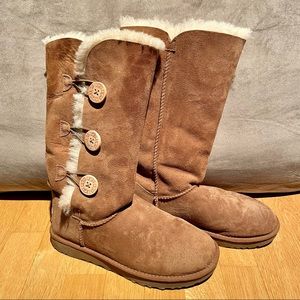 UGG 💕 VGUC* • bailey button triplet boots (*SEE NOTE)